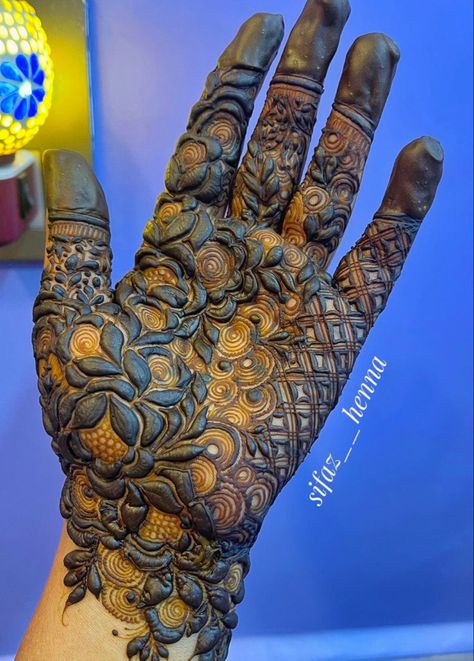 Mehndi Pic, Bride Mehndi, Beautiful Simple Mehndi Design, Beautiful Mehndi Designs, Short Mehndi Design, Friendship Skills, Legs Mehndi Design, Rose Mehndi Designs, Simple Mehndi Designs Fingers