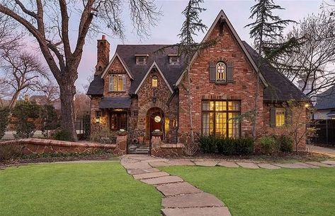 Tudor Cottage, Front Walkway, Tudor Style Homes, The 20s, Cottage Home, Famous Architects, Tudor House, Tudor Style, Architectural Features