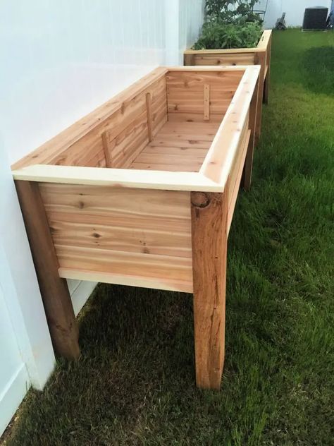 15 Simple Elevated Garden Beds You Can Easily Build Bed Lighting, Wood Pallet Planters, Elevated Planter, Garden Bed Layout, Planter Box Plans, Boxes Ideas, Elevated Gardening, Cedar Planter Box, Raised Planter Boxes