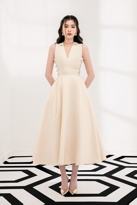 Elegant Fit And Flare Dress, A Line Dress Styling, Simple Yet Classy Outfits, White Dress Outfit Classy Elegant, A Line Midi Dress Formal, A-line Dress, Fit And Flare Dress Outfit, Elegant Midi Dress Classy, Fancy Dresses Classy