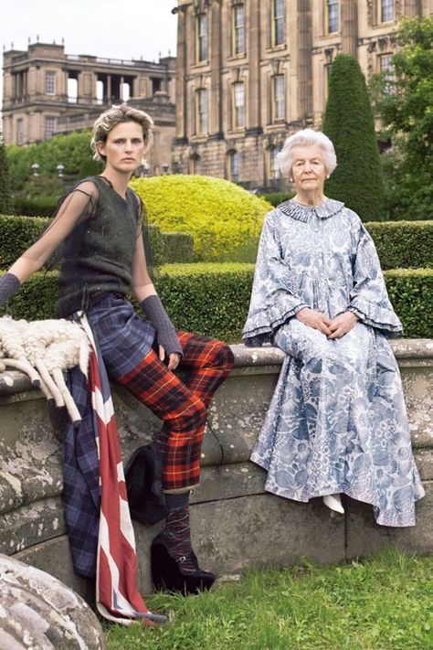 Debo Deborah Dowager Duchess of Devonshire Dies | British Vogue | British Vogue British Estate, Duchess Of Devonshire, The Duchess Of Devonshire, Mitford Sisters, Duke Of Devonshire, Fashion Exhibition, Vogue British, Exhibition Opening, Stella Tennant