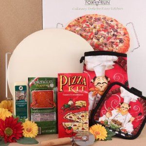 Budget101.com - - Family Pizza Night Gift Basket Idea | Meal Gift Basket Ideas Pizza Night Gift Basket, Pizza Gift Basket Ideas, Pizza Gift Basket, Dinner Gift Basket, Corporative Events, Auction Gift Basket Ideas, Fundraiser Baskets, Family Pizza Night, Family Gift Baskets