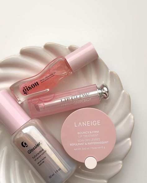 K Beauty Aesthetic, Lippies Aesthetic, Pinkish Aesthetic, Glossier Aesthetic, Girl Pink Aesthetic, Makeup Package, Happy New Week, Dior Beauty, Curly Hair Inspiration