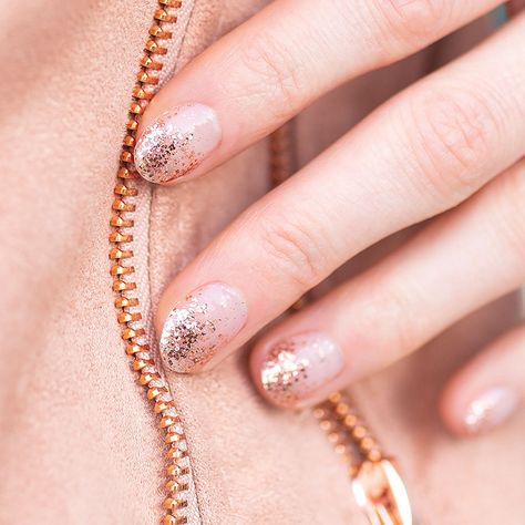 Street Makeup, Glitter French Manicure, Rose Gold Sparkle, Ombre Nails Glitter, Dry Nail Polish, Rose Gold Nails, Glitter Dipped, Dry Nails, Glitter Ombre