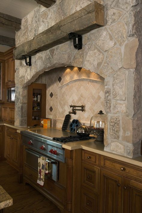 Lodge Style Kitchen, Stone Kitchen Hood, Stone Range Hood, Stove Range Hood, Artistic Interior, Lodge Kitchen, Old World Kitchens, Kitchen Vent Hood, Brick Kitchen