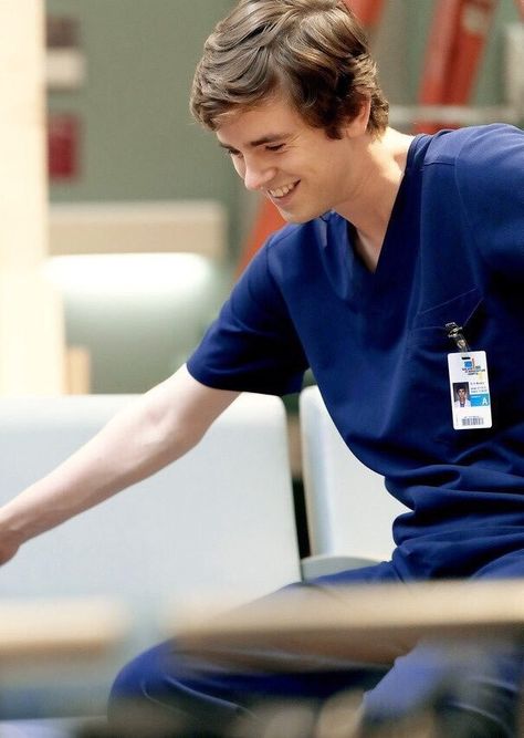 Dr. Shaun Murphy Shawn Murphy, Dr Shaun Murphy, Dr Murphy, Good Doctor Series, The Good Dr, Antonia Thomas, Shaun Murphy, Doctor Outfit, Freddie Highmore