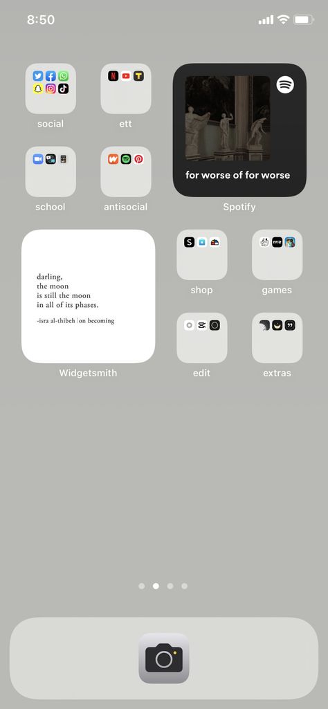 Iphone Minimalist Home Screen, Iphone Layout Minimalist, Home Screen Ideas Minimalist, Simple Home Screen Ideas, Homescreen Layout Minimalist, Minimalist Home Screen Iphone, Phone Screen Organization, Dark Iphone Aesthetic, Organize Phone Apps Iphone