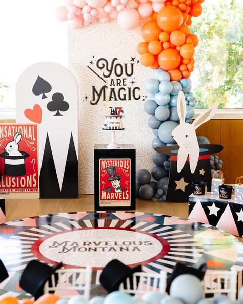 Magical Party Ideas, Magic Party Decorations, Magician Themed Birthday Party, Magician Party Ideas, Magic Birthday Party Theme, Magic Party Food, Magic Party Ideas, Magic Theme Birthday Party, Magic Theme Party