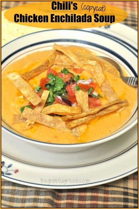 Enjoy a taste of the Southwest, with this delicious Chili's Chicken Enchilada Soup recipe (copycat), with pico de gallo and tortilla strips! / The Grateful Girl Cooks! Chilis Enchilada Soup, Chili's Chicken Enchilada Soup, Chicken Enchilada Soup Crock Pot, Chicken Enchilada Soup Recipes, Enchilada Soup Recipe, Zucchini Quiche, Braised Chicken Breast, Soup Chili, Crockpot Soup