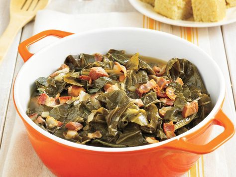 Crispy bacon, sautéed onion, ham, and garlic perfect these Southern-Style Collard Greens, making them an essential part of your traditional Southern feast. Southern Style Collard Greens, Southern Collard Greens, Southern Living Recipes, Collard Greens Recipe, Southern Cooking Recipes, Comfort Food Southern, Best Comfort Food, Southern Cooking, Collard Greens