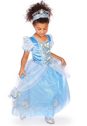 Best Halloween costumes for girls Crochet Baby Halloween, Cinderella Dress For Girls, Sibling Halloween Costumes, Halloween Mode, Disney Surprise, Halloween Infantil, Ms Rachel, The Music Freaks, Mascaras Halloween