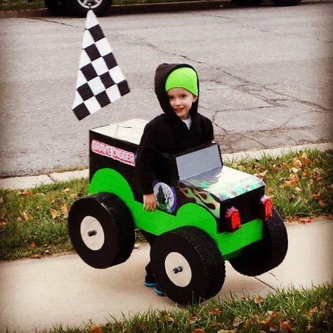 Grave Digger for Halloween Grave Digger Halloween Costume, Gravedigger Costume, Grave Digger Costume, Monster Truck Halloween Costume, Diy Monster Truck Costume, Diy Cardboard Monster Truck, Monster Truck Costume, Digger Costume, Cardboard Box Car