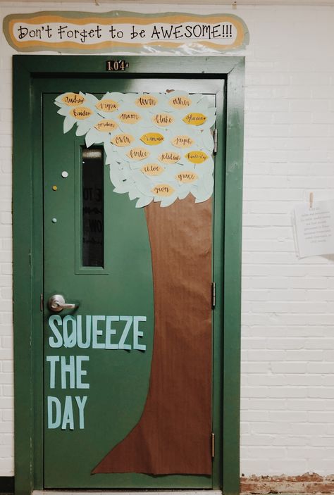 Lemon Door Decorations Classroom, Lemon Classroom Door Ideas, Classroom Decor Kindergarten, Lemon Room, Door Decor Classroom, Lemon Classroom, Jungle Theme Rooms, School Year Themes, Classroom Door Ideas