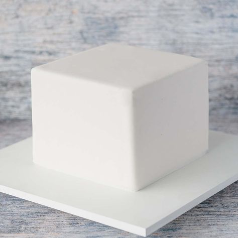 how to make a square fondant cake Square Layer Cake, Mini Cakes Tutorial, White Fondant Cake, Square Birthday Cake, Fondant Cake Tutorial, Cube Cake, Fondant Tips, Easy Minecraft Cake, Fondant Recipe