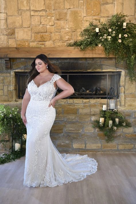 Curvy Wedding, Plus Wedding Dresses, Stella York Wedding Dress, Plus Size Wedding Gowns, Essense Of Australia, Curvy Bride, Dress Gallery, Stella York, Blush Bridal