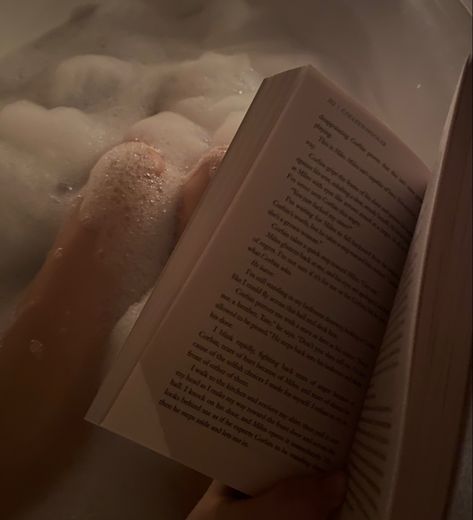 Bathtub Aesthetic, Aesthetic Bath, Bath Aesthetic, When School Starts, Reading Motivation, Acceptance Letter, Spring Breakers, Life Board, Focus On Me