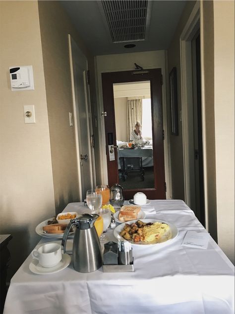 Breakdast in bed, banff springs, room service, hotel room service, banff, alberta, breakfast, brunch, robe, aesthetic, travel, travel picture, travel photo, travel ideas Room Service Aesthetic, Room Service Hotel, Service Aesthetic, Hotel Room Service, Picture Travel, Banff Alberta, Aesthetic Travel, Spring Aesthetic, Travel Photo