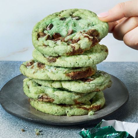 Delish Mint Chocolate Chip Cookie Recipe, Mint Chip Cookies, Andes Mint Chocolate, Andes Mints, Mint Desserts, Fall Cookie Recipes, Mint Chocolate Chip Cookies, Turkey Soup Recipe, Mint Chocolate Chip