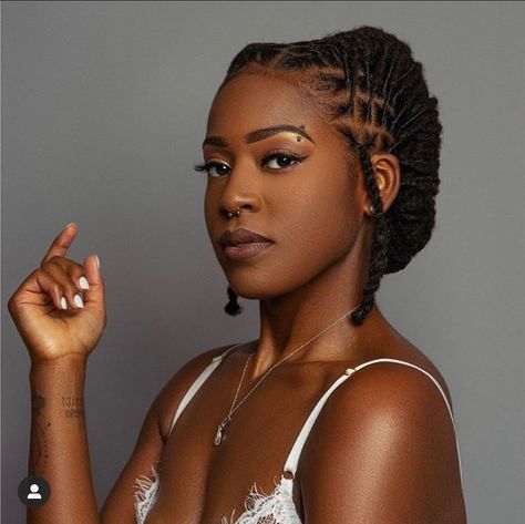 Loc Appreciation on Instagram: “Love everything about this!!!!!! 😍🌱💫 she’s a #LocLady 🔒 ft. @lyn_dontknow • • tag #LocLady for a feature.. OR ..dm for paid promo • • #locs…” Loc Appreciation, Short Dreadlocks Styles, Dreads Styles For Women, Dread Head, Short Locs, Loc Hairstyles, Dreads Girl, Beautiful Dreadlocks, Short Locs Hairstyles