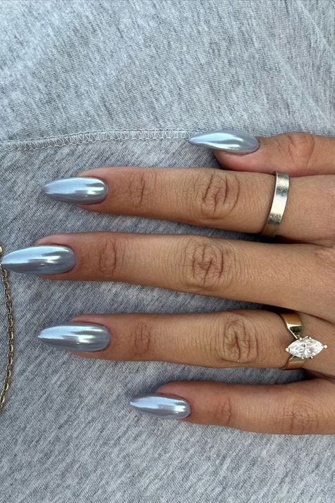 #WinterChromeNail #FrostyFingers #IcyNails #ChillyChrome #SnowyNails #GlitterGlam #HolidayNails #WinterWonderland #MetallicMani #FestiveFingers Metallic Blue Nails, Winter Nail Trends, Oval Nails Designs, Blue Chrome Nails, Mirror Nails, Gray Nails, Metallic Nails, Cat Eye Nails, Winter Nail Designs