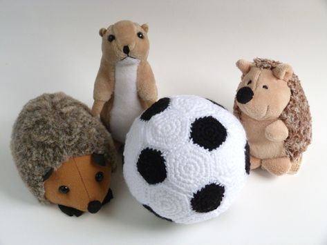 Free Crochet Pattern: Soccer Ball Plushie Crochet Soccer, Plushie Crochet, Yarn Organization, Crochet Ball, Crocheting Projects, Crochet Abbreviations, Plushie Patterns, Crochet Throw Blanket, Crochet Amigurumi Free Patterns