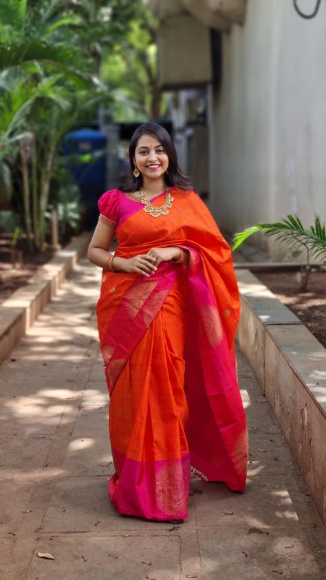 Puffed Sleeves Blouse Saree, Puffed Sleeves Blouse, Puff Sleeves Blouse, Saree Traditional, Female Celebrity Fashion, Saree Blouse Patterns, Trendy Blouse, Saree Silk, Blouse Saree