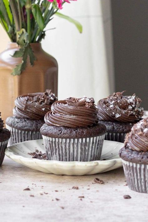 Small Batch Chocolate Cupcakes Bakery Chocolate Cupcakes, Small Batch Chocolate Cupcakes, Small Batch Cupcakes, Yummy Muffins, Ice Cream Muffins, Chocolate Cupcakes Moist, Chocolate Cream Cheese Frosting, Chocolate Cream Cheese, Snacks To Make