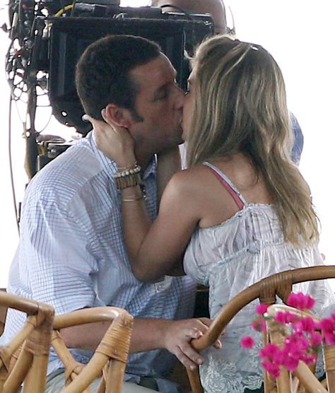 Jennifer kissed Adam Sandler set of Just Go With It (2011) Just Go With It Movie, Adam Sandler Wedding Singer, Adam Sandler Wife, Jennifer Aniston And Adam Sandler, Adam Sandler Jennifer Aniston, Adam Sandler Just Go With It, Adam Sandler Happy Gilmore, Jennifer Aniston Just Go With It, Actress Life