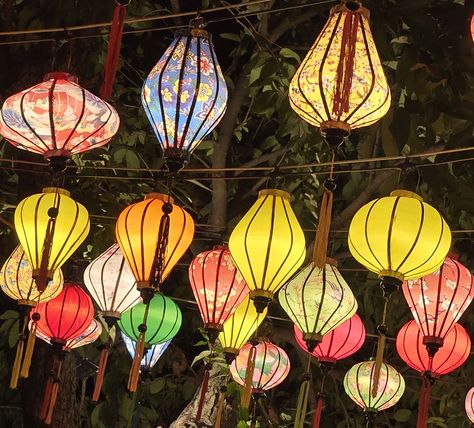 Silk Lanterns, Lights Restaurant, Paper Lanterns Wedding, Chinese Paper Lanterns, Hmong Textiles, Lantern String Lights, Gift For Wedding, Bamboo Frame, Hoi An