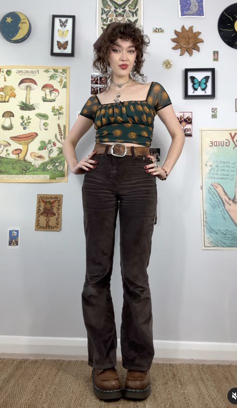 Corduroy Pants Outfit, Artsy Outfit, 70s Outfits, Music Festival Outfits, 70s Fashion, Festival Outfits, Pants Outfit, Alternative Fashion, Aesthetic Fashion