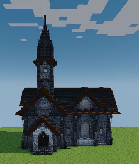 Gothic Manor Minecraft, Gothic Buildings Minecraft, Haunted House Minecraft Build, Netherrack Builds, Gothic Village Minecraft, Dark Builds Minecraft, Minecraft Gothic Roof, Big Building Minecraft, Minecraft Church Tutorial