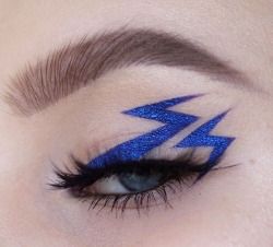 Lighting Bolt, Dead Girl, Liquid Matte Lipstick, Eye Makeup Styles, Chic Makeup, Graphic Eyeliner, Essence Cosmetics, Peinados Fáciles Para Cabello Corto, Holiday Makeup