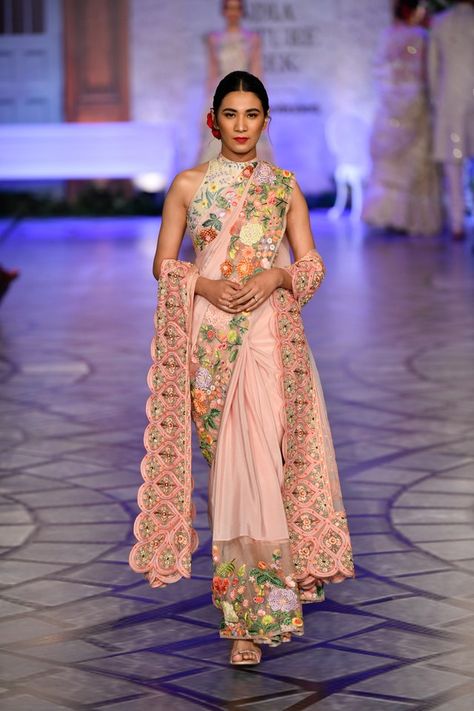 Rahul Mishra, Saree Blouse Styles, Pink Floral Wedding, Saree Wearing Styles, Saree Designs Party Wear, Wedding Saree Indian, Vogue India, Couture Mode, Indian Couture