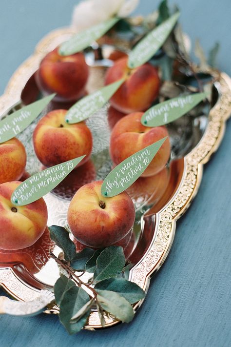 Fruit Inspired Wedding Decor, Fruit Place Cards, Peaches Centerpiece, Peach Table Setting, Peach Table Decor, Peach Theme Wedding, Peach Tablescape, Fruit Wedding Decor, Fruit Table Decor