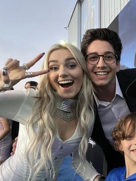 meg and milo at the z3 premiere Meg And Milo, Zombie Wallpaper, Milo Manheim, Disney Channel Movies, Love Milo, Zombie Humor, Meg Donnelly, Zombie Disney, Zombie Movies