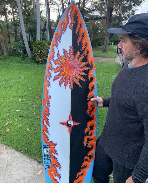 Drawing On Surfboard, Surf Board Designs, Painting Surfboards, Surf Board Art, Stencil Sketch, Surfboard Art Design, Surfboard Skateboard, Surfboard Painting, Surf Spray