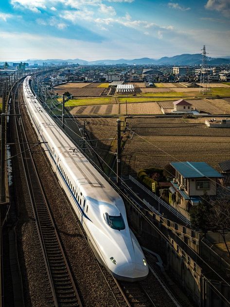 Shinkansen 2, "Bullet Train", Japan #Japan #travel #guide #TheRealJapan #Japanese #howtotravel #vacation #trip  #explore #adventure #traveltips #traveldeeper www.therealjapan.com Kansai International Airport, Japan Train, High Speed Rail, Zhuhai, Bullet Train, Luxury Train, Train Art, Domestic Flights, David Garrett