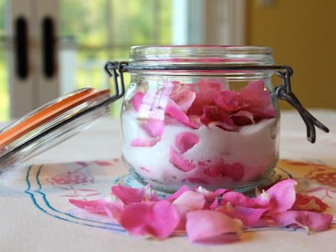 Learn to make old fashioned sugared rose petals and rose-infused sugar with simple, historically-inspired methods from Sharon Biggs Waller. Infused Sugar, Rose Recipes, Sugar Rose, Sugar Candy, Flower Food, Edible Flowers, Vintage Recipes, Simple Syrup, Rose Petals