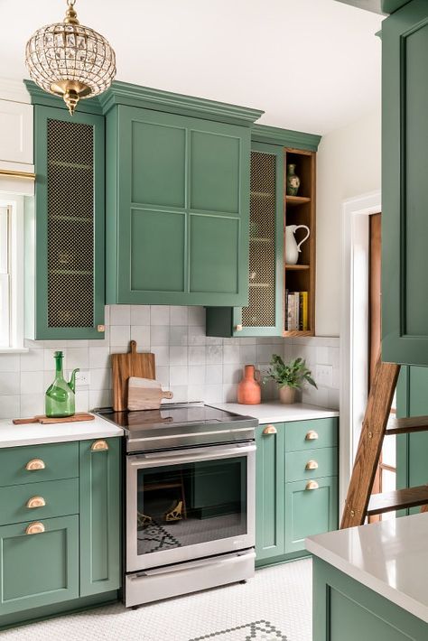 Modern Green Kitchen, Green Kitchen Aesthetic, Small Kitchen Pictures, White Galley Kitchen, Historic Kitchen, Small Galley Kitchen, White Farmhouse Sink, Bungalow Kitchen, Bold Kitchen