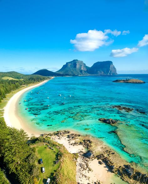 10 magnificent photographs of Lord Howe Island - Australian Geographic Australia Tourism, Saltwater Crocodile, Australia Vacation, Hervey Bay, Airlie Beach, Great Barrier Reef, Picnic Area, Sunshine Coast, Best Cities