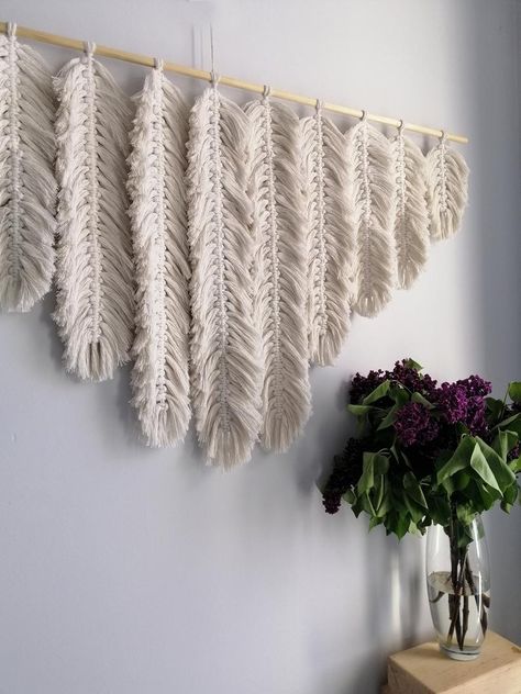 Thread Wall Hanging, Macrame Nursery Decor, Macrame Leaf Wall Hanging, Hanging Feathers, Macrame Wall Hanging Ideas, Macrame Mural, Macrame Nursery, Lakehouse Ideas, Wall Art Scandinavian