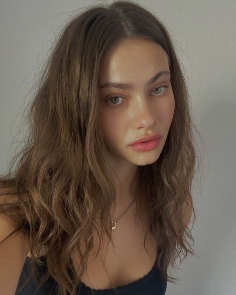 Makup Looks, Devils Night, Camila Morrone, Beauty Shoot, Natural Makeup Looks, Aesthetic Hair, Trendy Hairstyles, Beauty Face, Aesthetic Girl