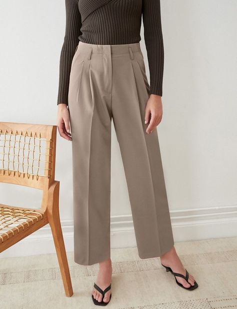 Taupe Trousers, Taupe Pants, Cool Outfit Ideas, Outfit Ideas Fashion, Pixie Market, Trouser Outfit, Cool Outfit, Sneakers Looks, All Black Looks