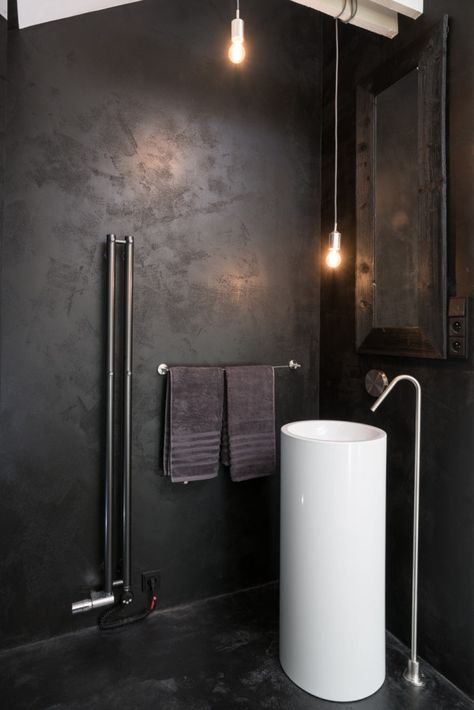 Drømme Bad, Industrial Bathroom Decor, Industrial Bathroom Design, Dark Bathroom, Ideas Baños, Vintage Lounge, Industrial Bathroom, Bad Inspiration, White Interior Design