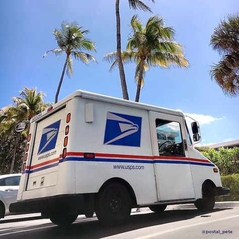 Usps Humor, Usps Truck, Truck Cards, Hand Lettering Envelopes, Mail Truck, Sweater Ideas, Met Ball, Rap Wallpaper, Incredible Tattoos