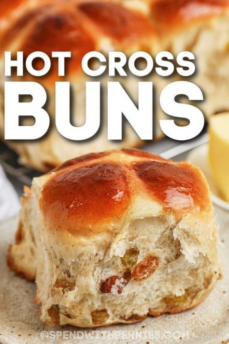 Hot Cross Buns Recipe Easy, Cross Buns Recipe, Cinnamon Roll Recipe Homemade, Hot Cross Buns Recipe, Baking Buns, Artisan Bread Recipes, Buns Recipe, Easter Bread, Easter Baking