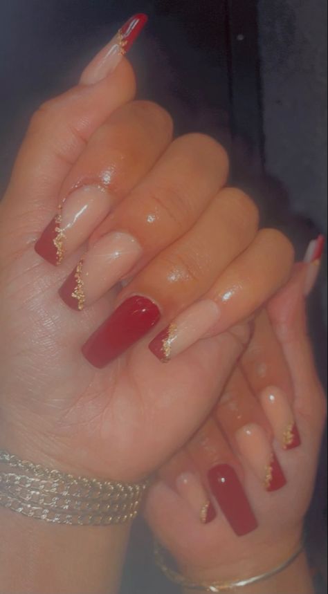 Acrylic Nails Coffin Gold Flakes, Gold Flakes Short Nails, Red And Gold French Tip Nails Almond, Red And Gold Acrylic Nails Short, Red And Gold Nail Designs Short, Red French Tip Nails With Gold, Red And Gold French Nails, Gold And Red Prom Nails, Red Gold Flake Nails