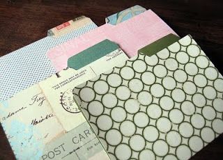 Erin Vale Design posted these free mini file folder templates that I had to share.You simply print them on cardstock scrapbook paper and you are good to go! Possible uses for mini file folders:Store discount coupons & reward cardsPhotos to share or mailpackets of seedspost cardsscrapbooking elementnotes/cards to friends Can you think of any other … File Folder Template, Cookbook Diy, Diy Graphic Design, Diy Cookbook, File Folder Labels, Folder Templates, Printables Freebies, Punch Board, Mini Journal