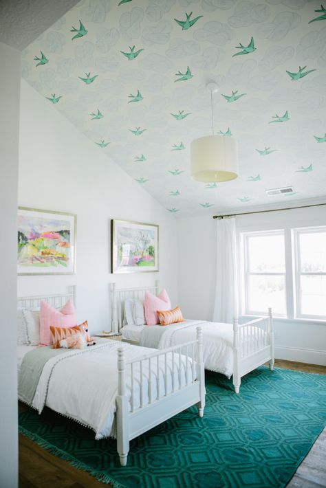 Wallpapered Girl’s Bedroom Ceiling Shared Girls Room, Wallpaper Ceiling, Shared Bedroom, Shared Room, Green Carpet, Big Girl Rooms, The Ceiling, Decor Minimalist, White Bedroom