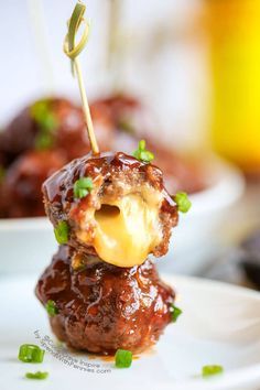 Juicy Lucy meatballs! Gooey cheese stuffed inside a tender beef meatball in a spicy sweet sauce...  perfect for game day! Juicy Lucy Meatballs, Snack Pairings, Juicy Lucy, Easy To Make Appetizers, Spend With Pennies, Meatball Recipe, Gooey Cheese, Snacks Für Party, Sweet Sauce